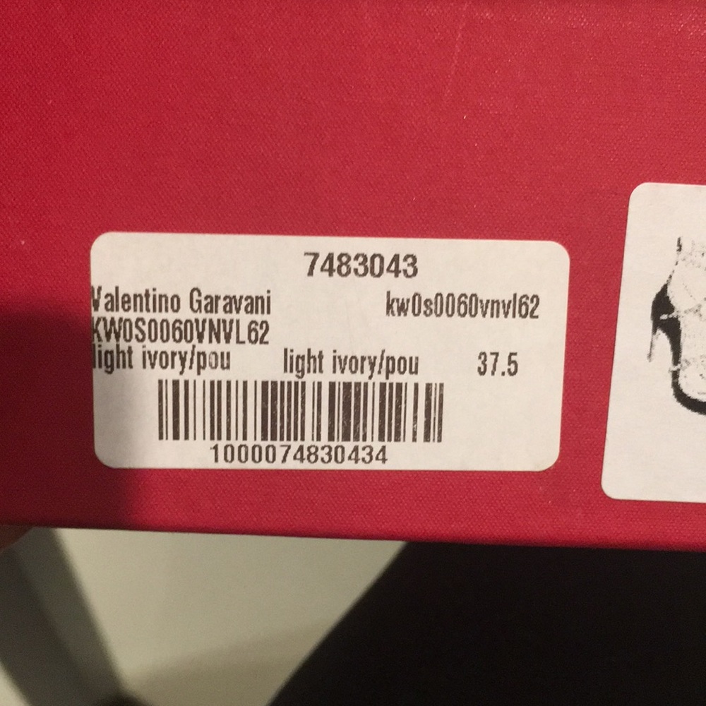 Valentino Garavani shoes 37.5 with box, EUC - Picture 8 of 8